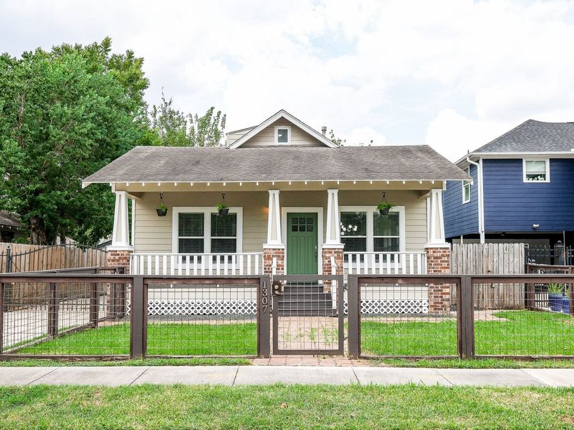 1307 Walton Street, Houston TX 77009