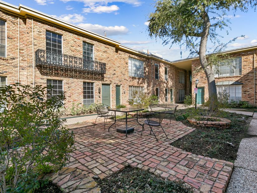 2503 Mccue Road 36, Houston TX 77056