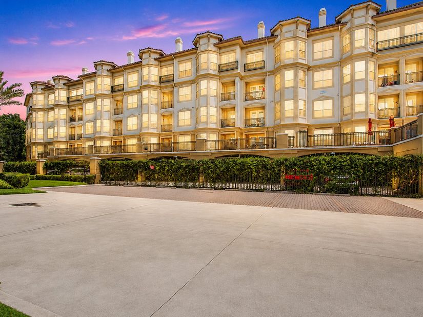 7575 Kirby Drive 1401, Houston TX 77030