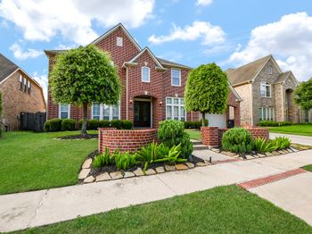 826 Delford Way
