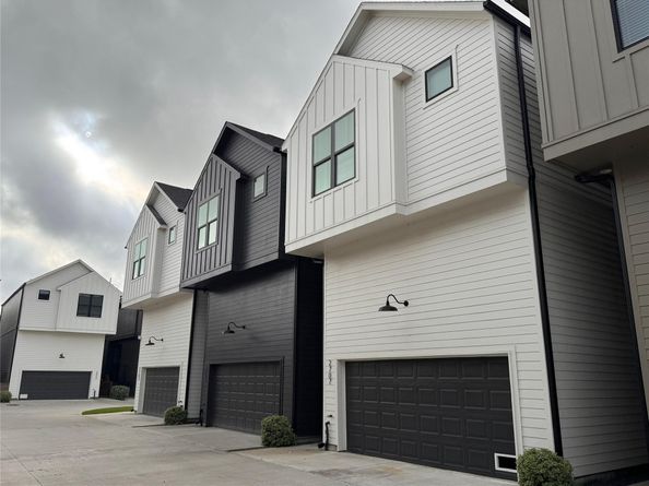 2705 Oakwood Crest Lane, Houston TX 77018