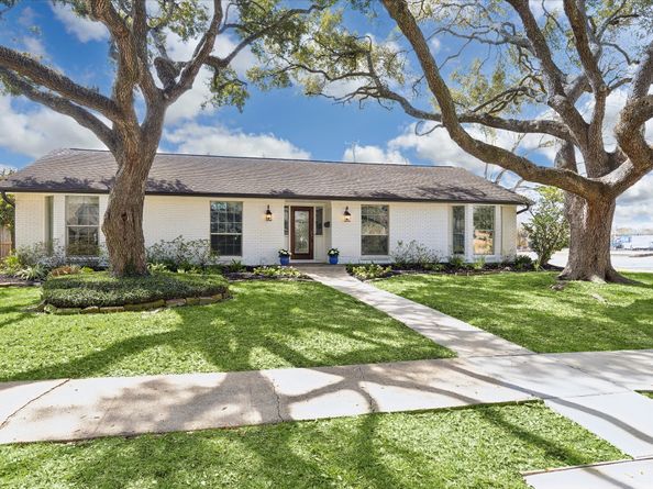 5247 Cheena Drive, Houston TX 77096