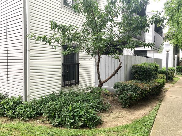 7200 Clarewood Drive 1904, Houston TX 77036