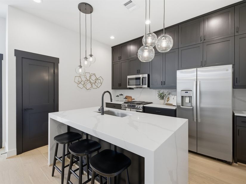 4605 Harrisburg Boulevard E, Houston TX 77011