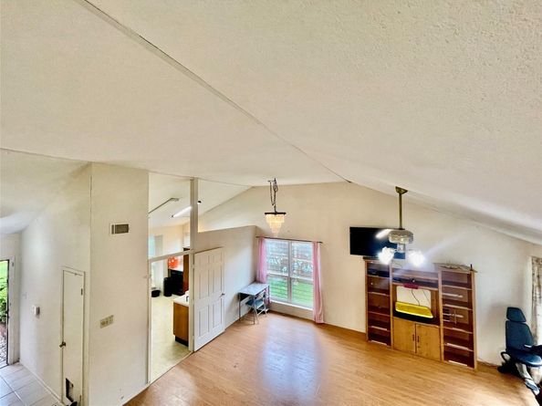 12066 Kleinmeadow Drive, Houston TX 77066