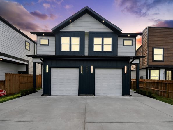 8601 Amadwe Street A/B, Houston TX 77051