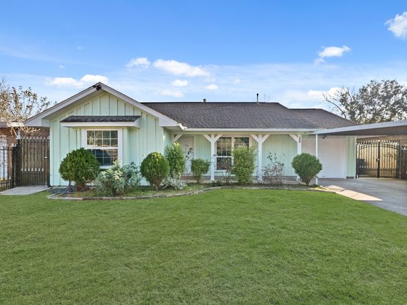 642 Arvana Street, Houston TX 77034