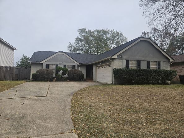 15211 Woodhorn Drive, Houston TX 77062