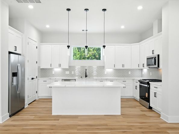 1985 Bauer Dr, Houston TX 77080