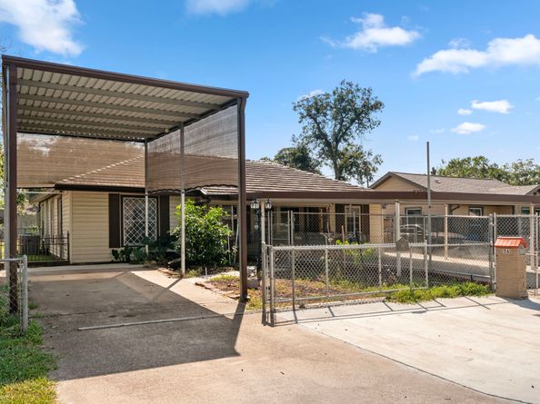 56 Wellford Street, Houston TX 77022