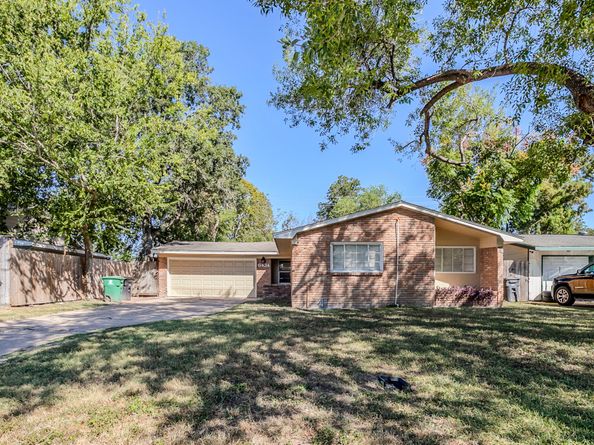 6434 Leader Street, Houston TX 77074