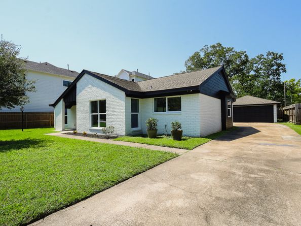 2111 Wycliffe Drive, Houston TX 77043