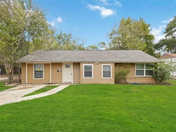 6043 Lyndhurst Drive