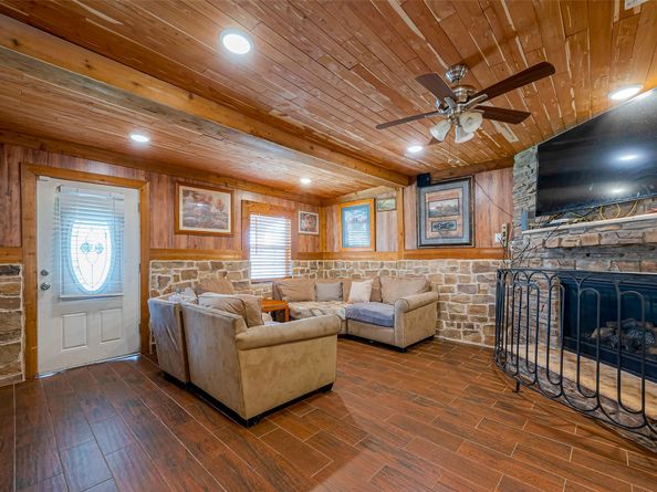 6009 Crane Street, Houston TX 77026