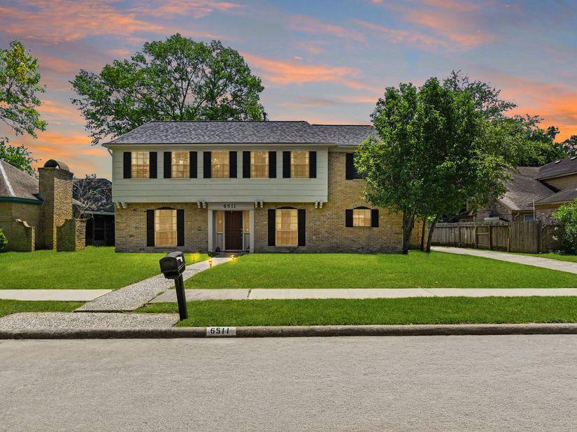 6511 Las Brisas Drive, Houston TX 77083