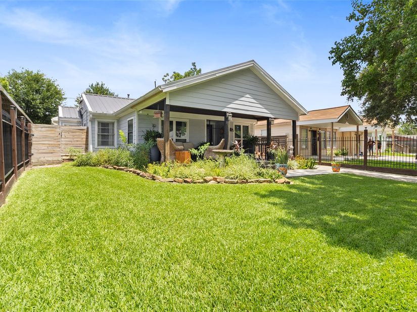 8165 Garland Street, Houston TX 77017