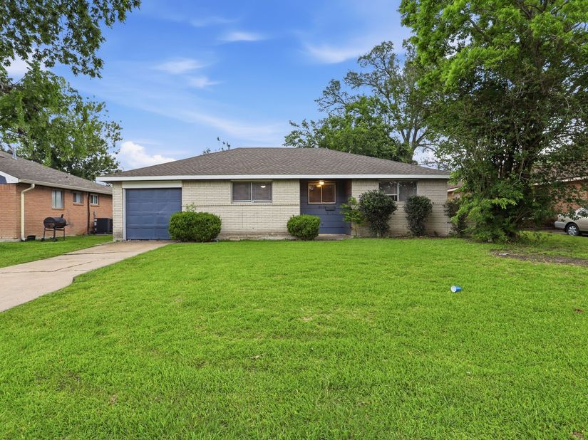 14519 Draycott Lane, Houston TX 77045