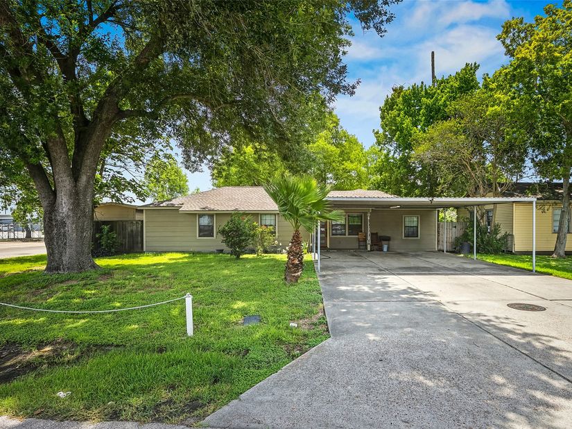 8822 Koala Drive, Houston TX 77061