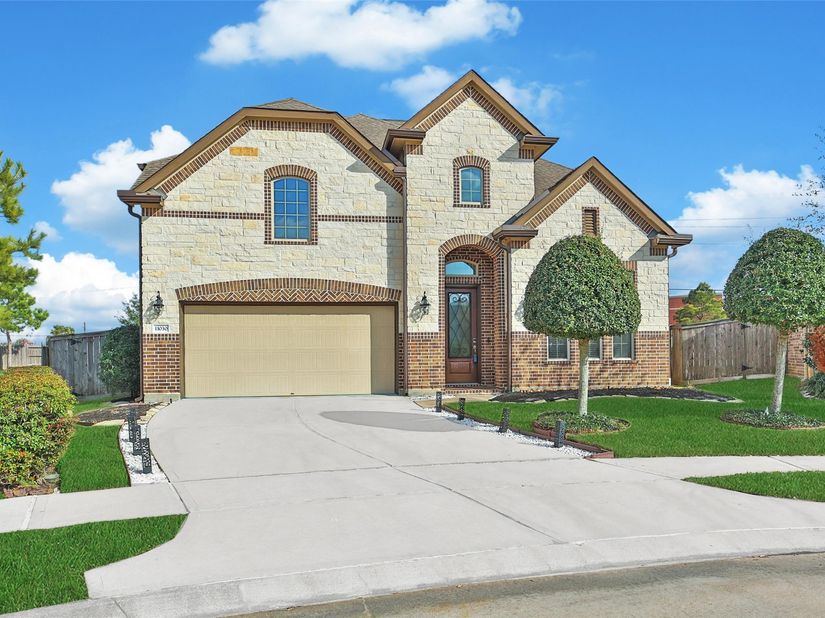 11030 Sarah Bluff Lane, Cypress TX 77433