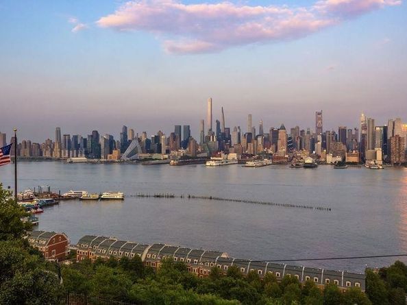 31 Hamilton Ave, Weehawken NJ 07086