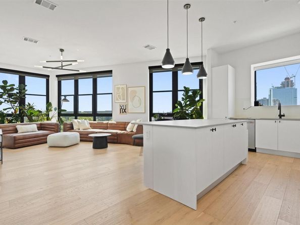 800 Embassy DR 537, Austin TX 78702