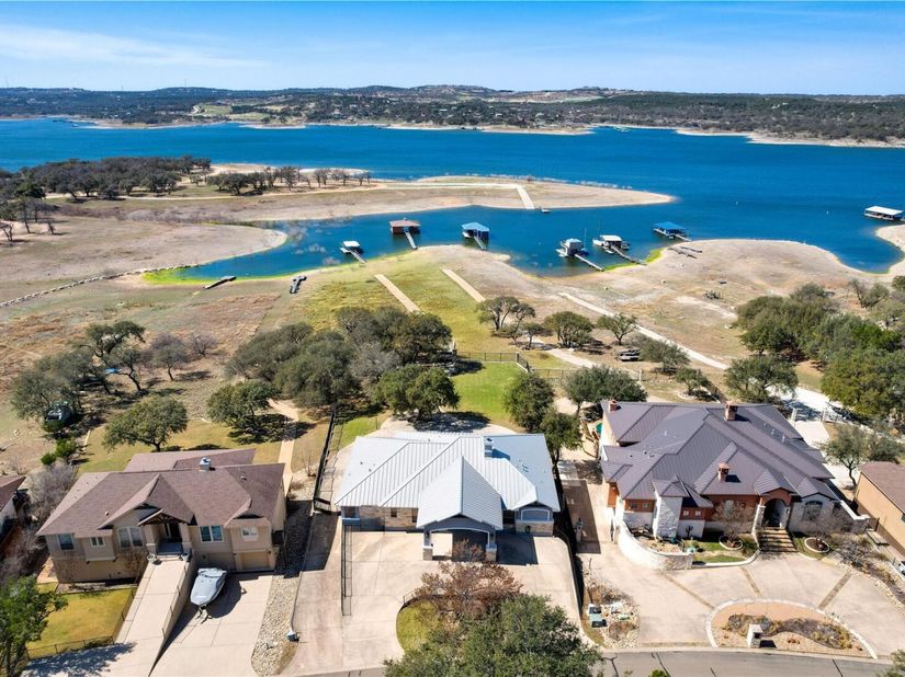 610 Deckhouse DR, Point Venture TX 78645