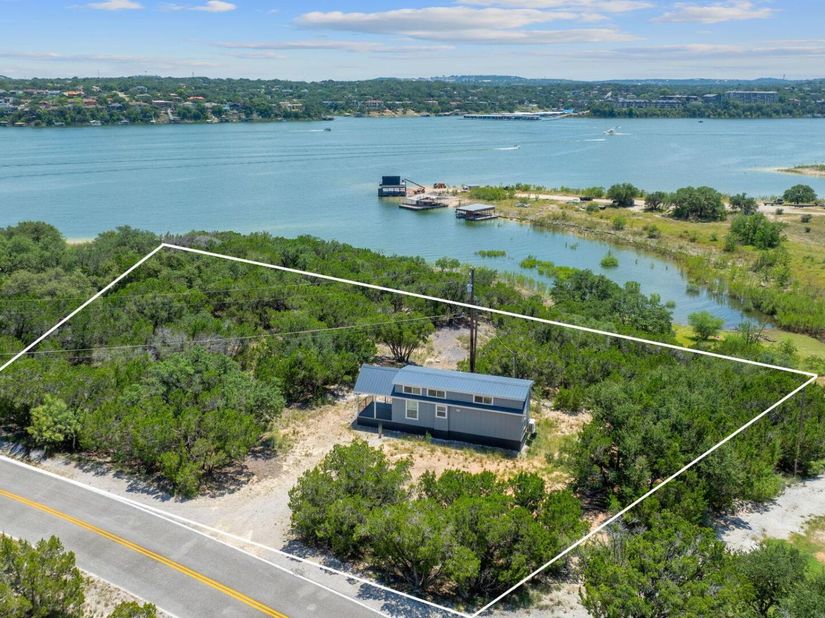 635 Ivean Pearson RD, Lago Vista TX 78645