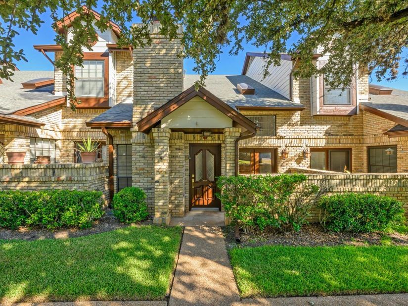 10819 Crown Colony DR 4, Austin TX 78747