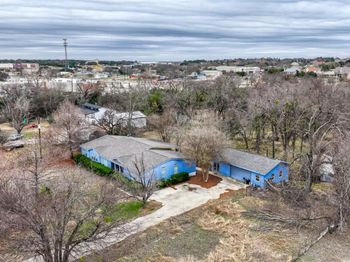 408 Horseshoe DR