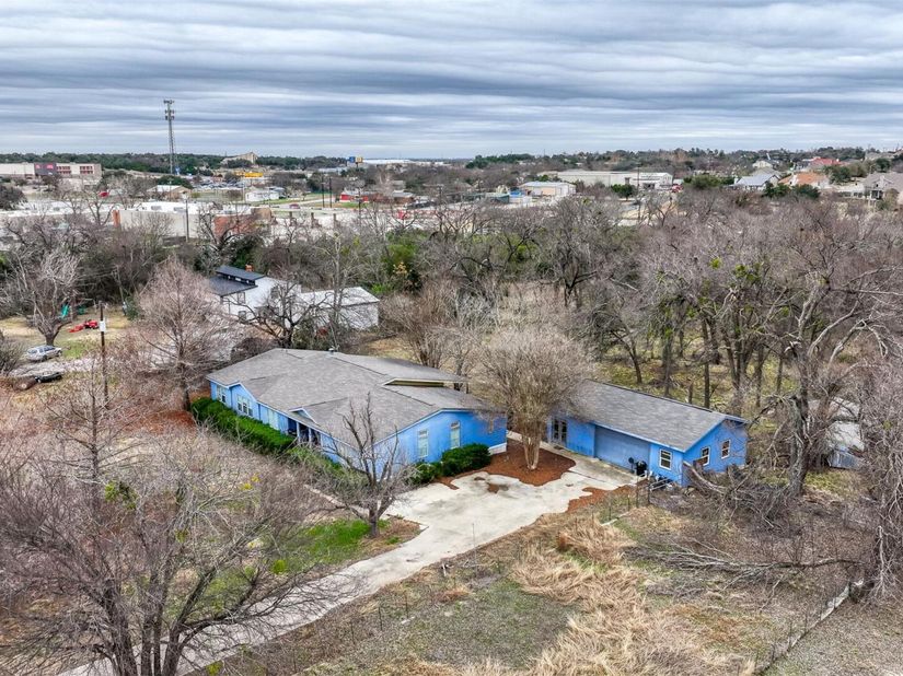 408 Horseshoe DR, Leander TX 78641
