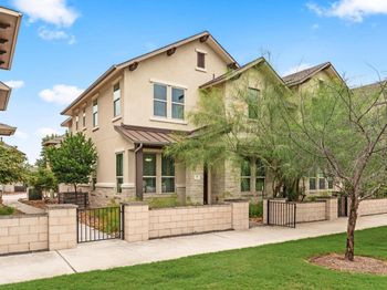 6814 E Riverside DR