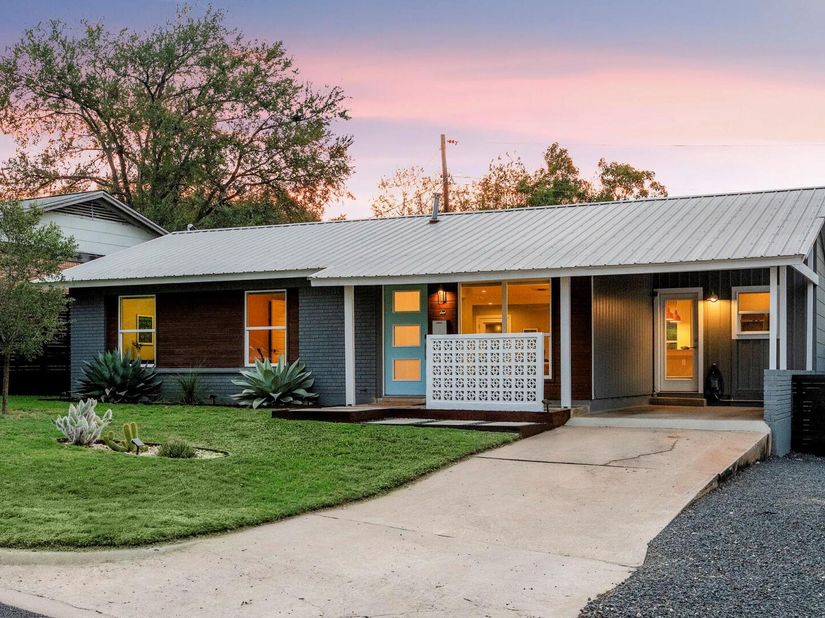 2704 Little John LN, Austin TX 78704