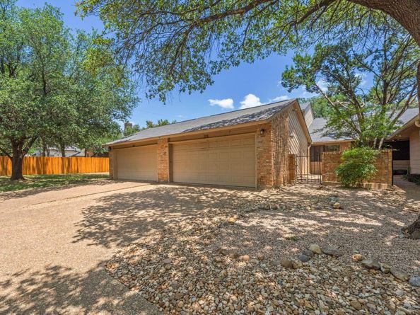 7205 Waldon DR N208, Austin TX 78750