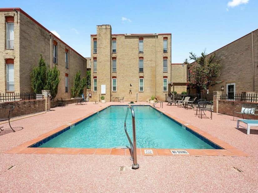 3431 North Hills DR 321, Austin TX 78731