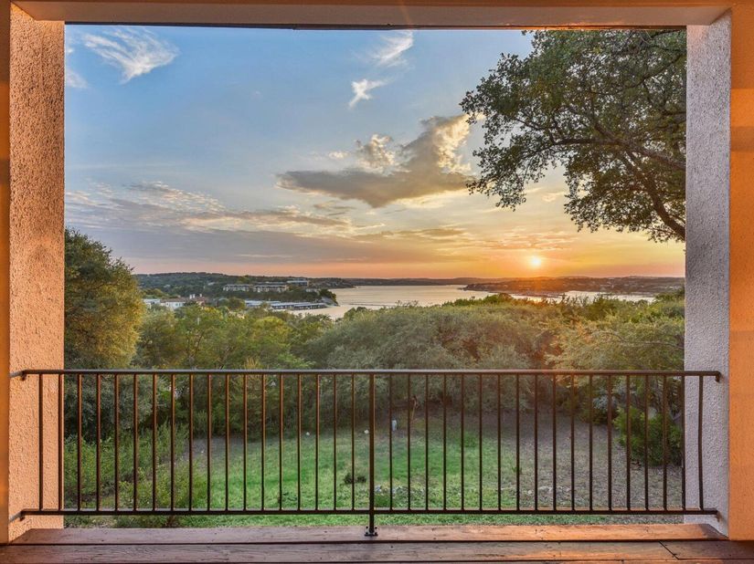 129 Firebird ST, Lakeway TX 78734