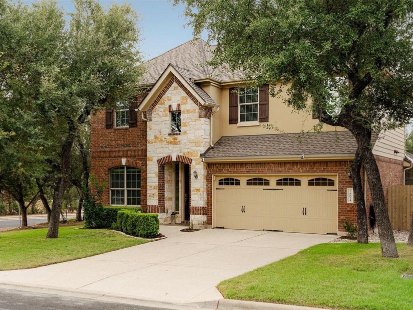 8624 Alophia DR, Austin TX 78739