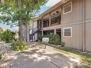8621 Putnam DR