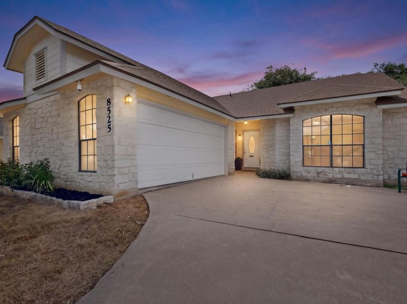 8525 Birmingham DR, Austin TX 78748