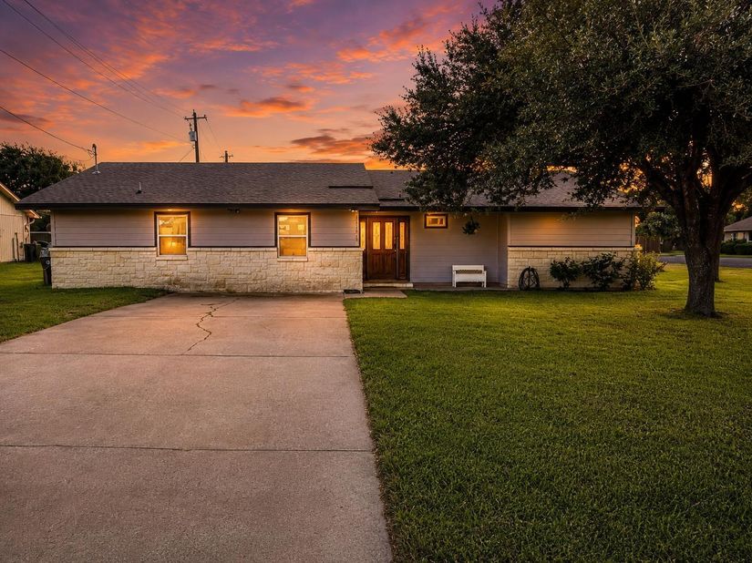 13311 Briar Hollow DR, Austin TX 78729