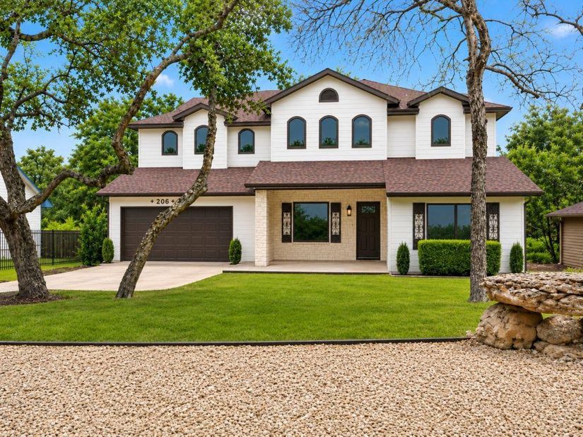 206 Errol DR, Spicewood TX 78669
