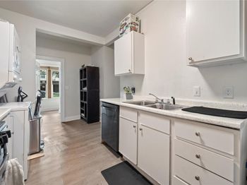 201 W 31st ST