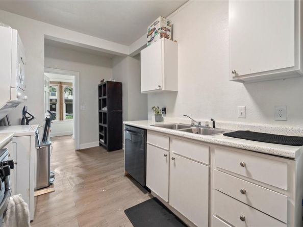 201 W 31st ST A, Austin TX 78705