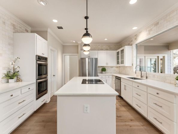 2016 Lakeway BLVD, Lakeway TX 78734