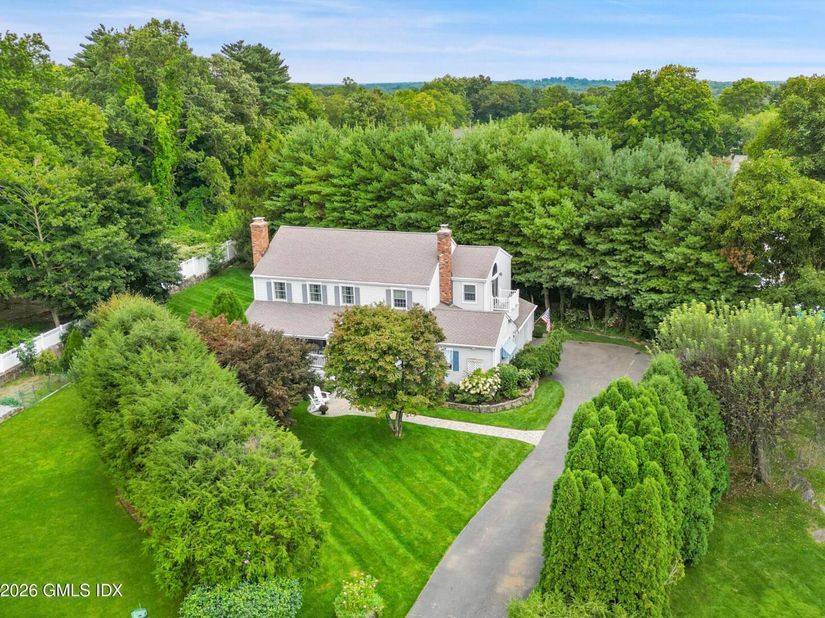 19 Tamarack Place, Greenwich CT 06831
