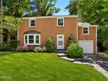 10 MacArthur Drive