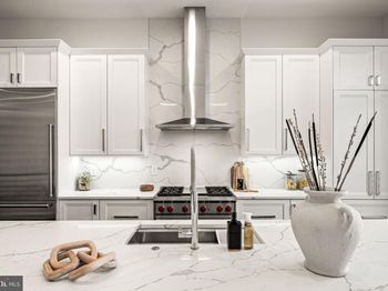 1217 Bainbridge Street