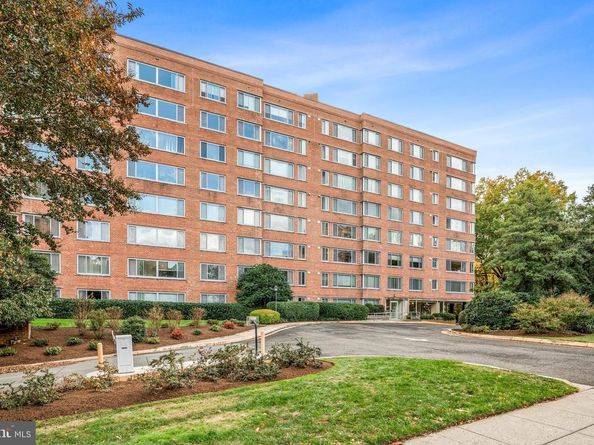 4200 Cathedral Avenue NW 818, Washington DC 20016