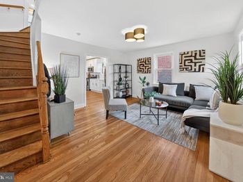 832 Delafield Street NE