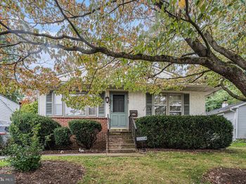 1585 Edgewood Avenue