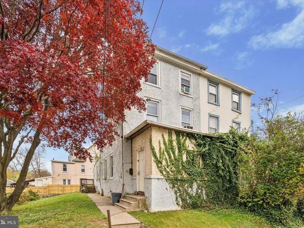 4 Creek Avenue, Darby PA 19023